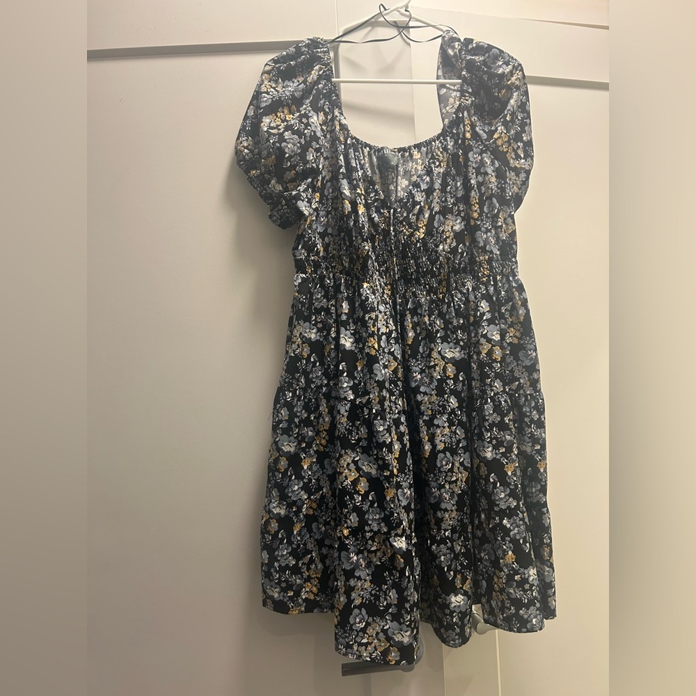 ARULA Black and White Puff Sleeve Sundress